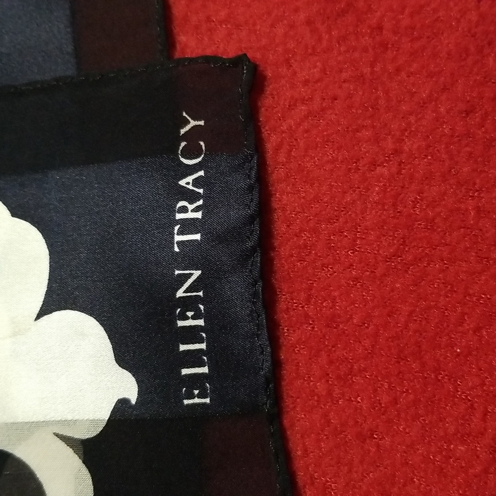 ALLEN TRACY 100% SILK SCARF - Picture 10 of 14